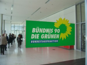 Auf dem Weg in den grünen Fraktionsraum.