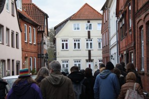 Gang zum Brandhaus